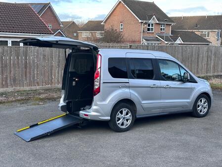 FORD TOURNEO CONNECT 1.5 TDCi Titanium